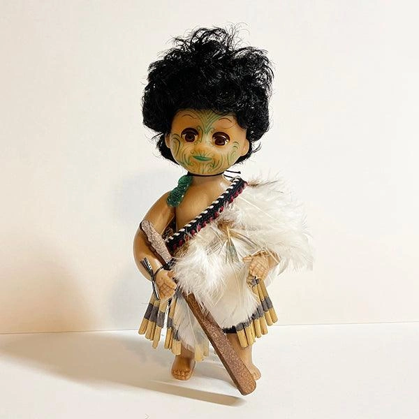 Maori Man Keepsake: A 17cm Treasure, Culture in Your Hands!